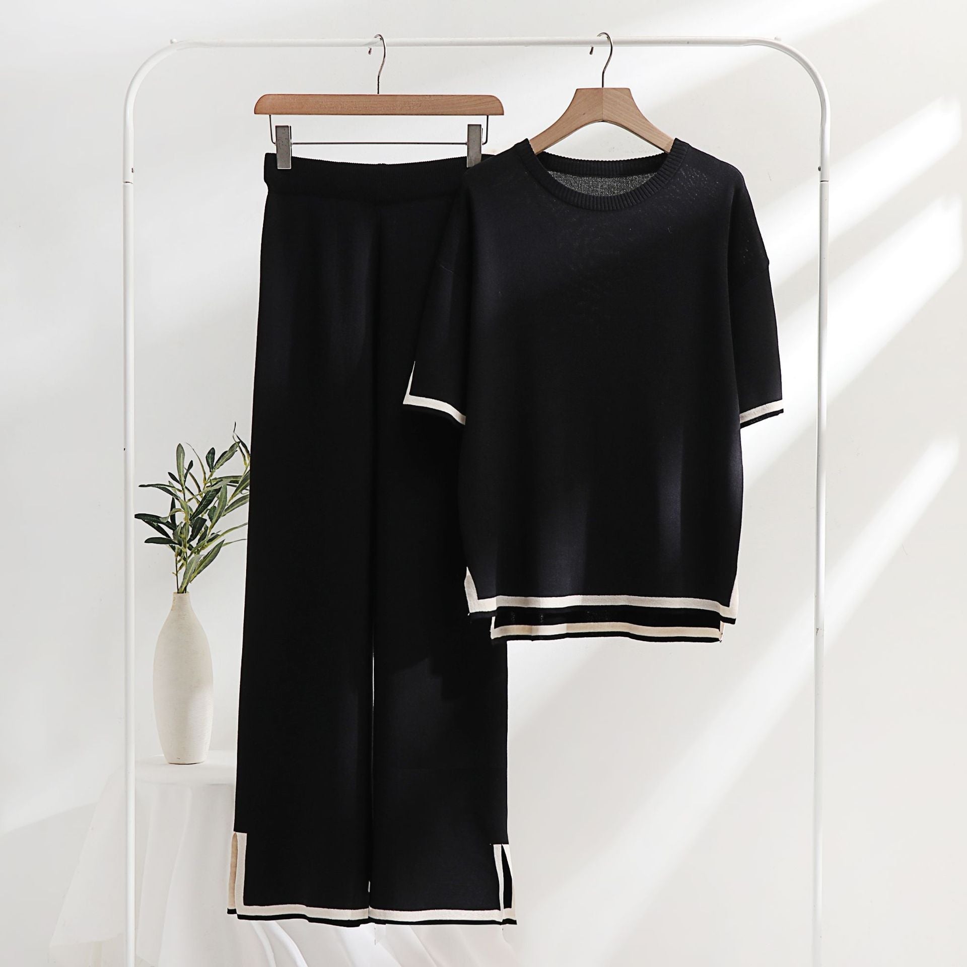 Comfortable Lightweight Mesh Top and Trouser Set for Easy Wear