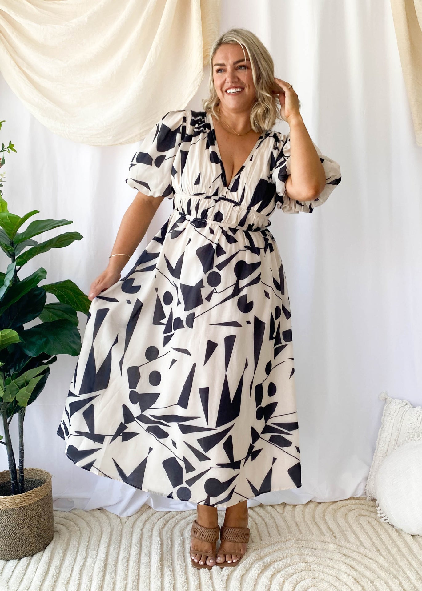 V-Neck Long Dress with Puff Sleeves for Elegant Style