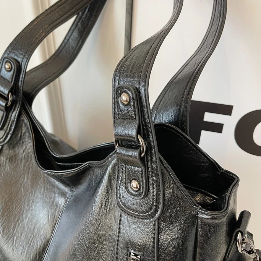 Women’s Classic Multi-Compartment Shoulder Bag