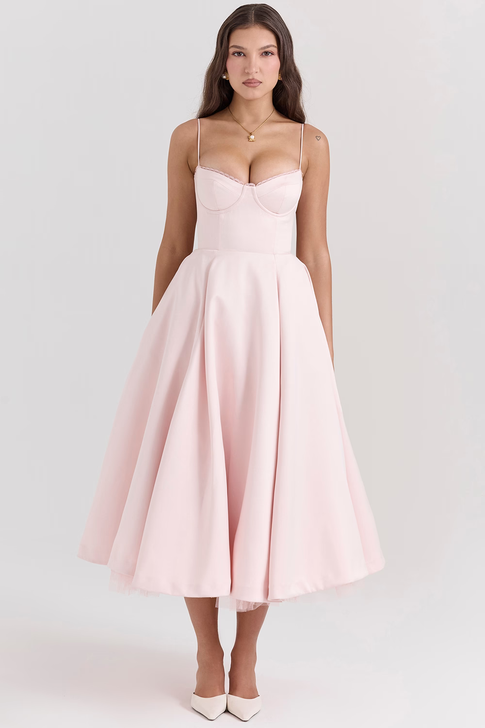 Elegant Royale Dress with Flattering Silhouette and Versatile Style