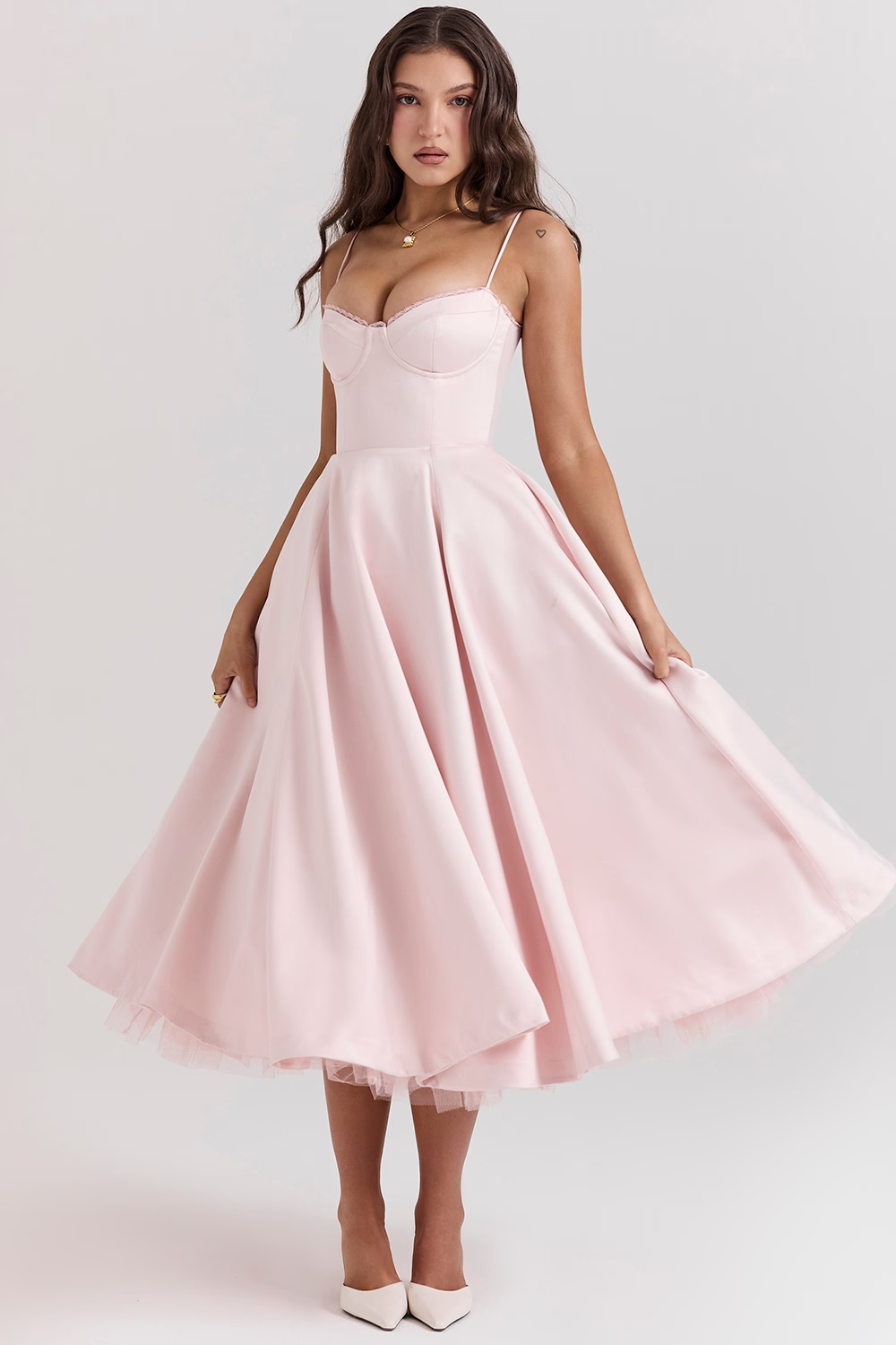 Elegant Royale Dress with Flattering Silhouette and Versatile Style