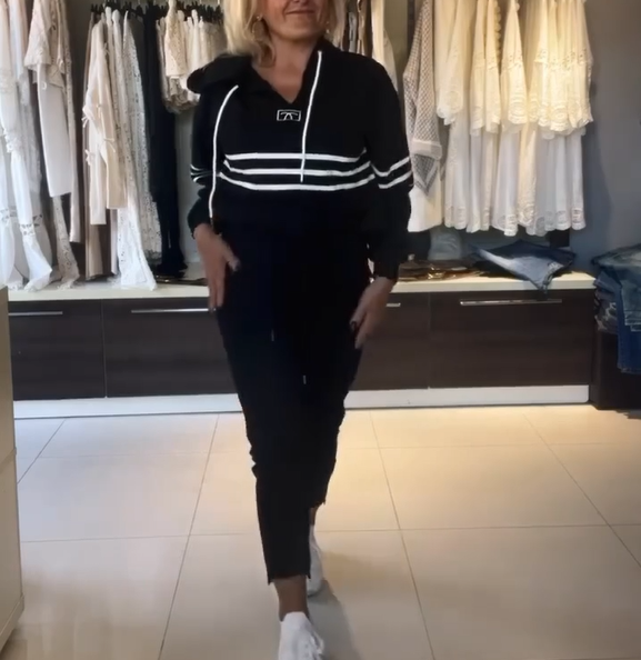 Athletic Women's Lounge Set for Comfort and Style