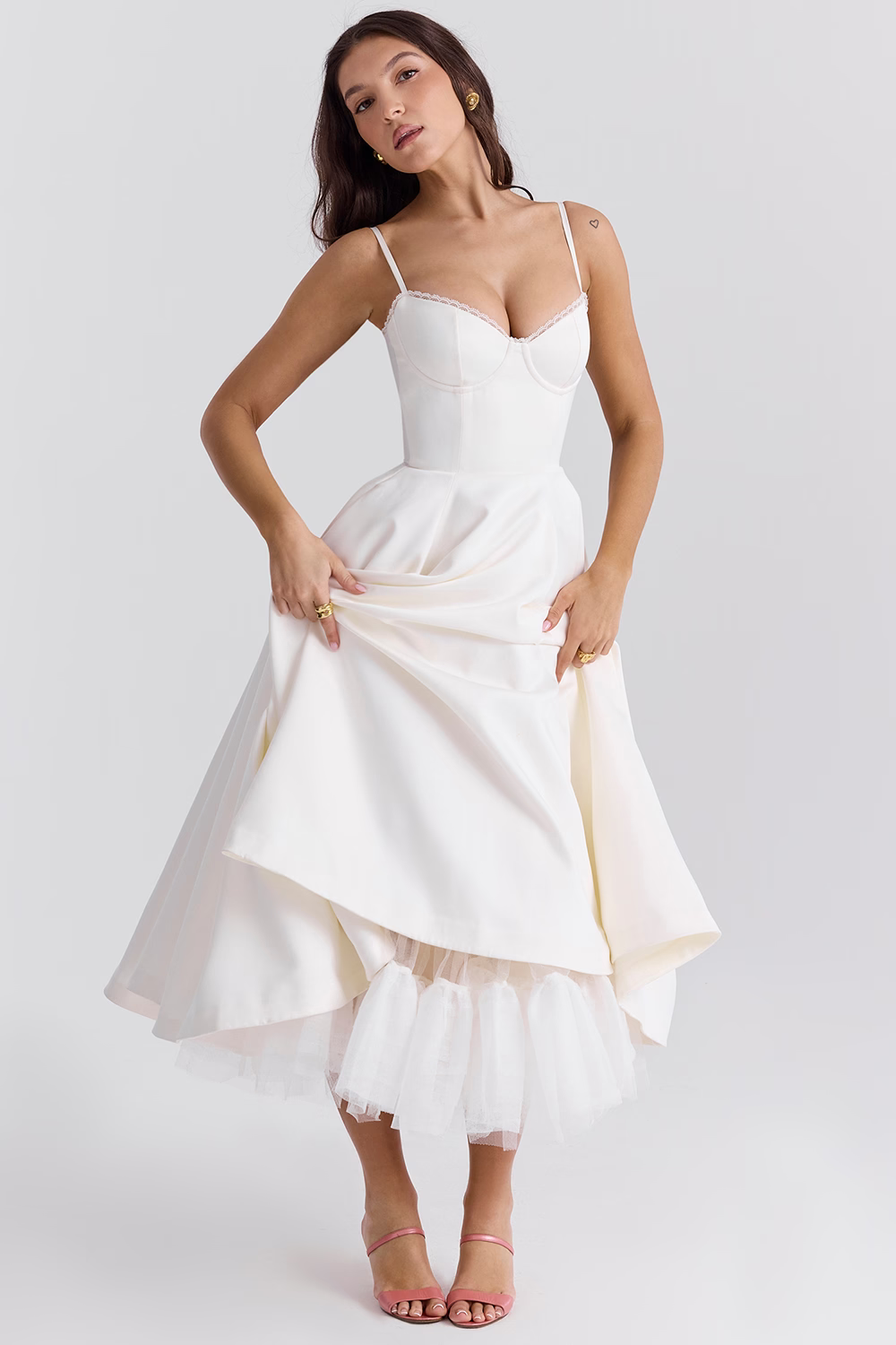 Elegant Royale Dress with Flattering Silhouette and Versatile Style