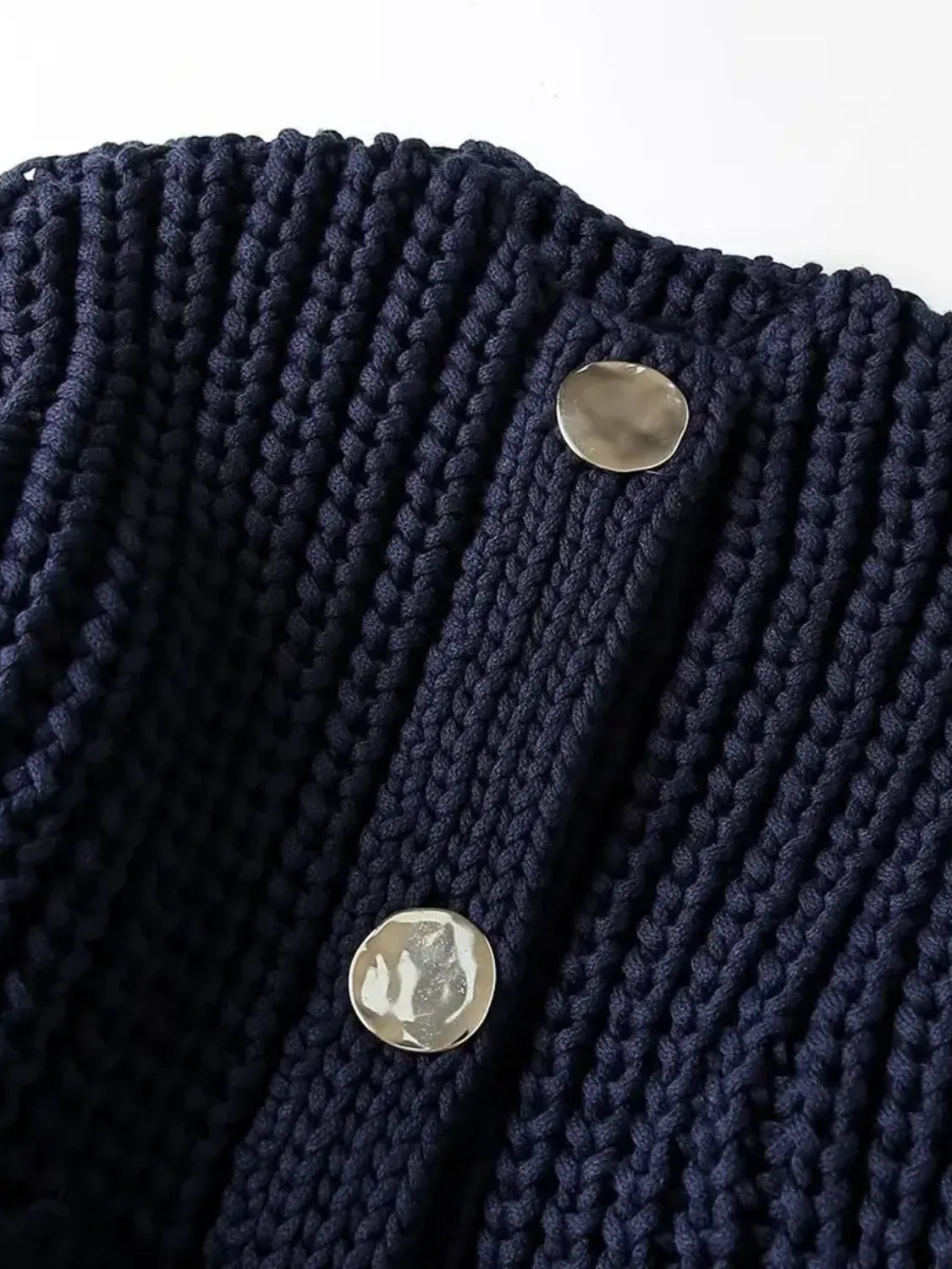 Women's Lightweight Knit Cardigan with Front Pockets and Open Design