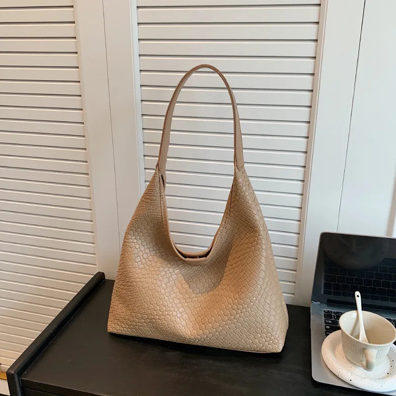 Stylish Woven Handbag for Everyday Use