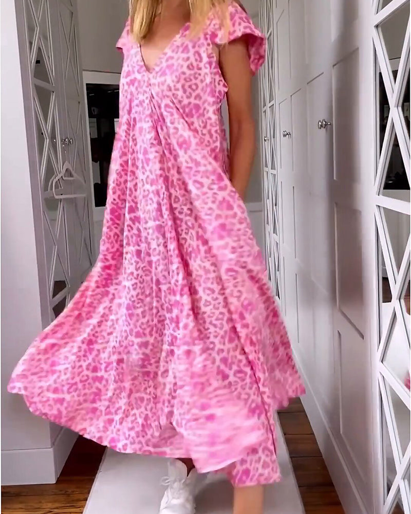 Leopard Print Maxi Dress with Elegant Design and Comfortable Fit