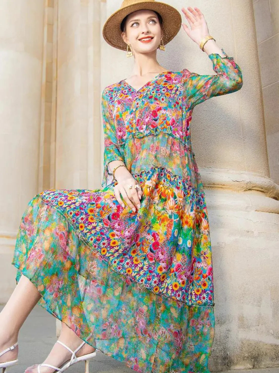 Elegant Floral Maxi Dress with Adjustable Straps and Side Pockets