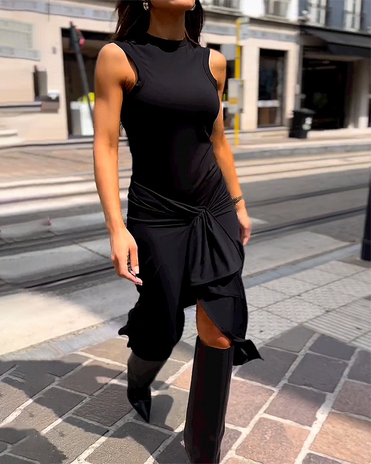 Sleeveless Long Dress with Elegant Design and Flattering Fit