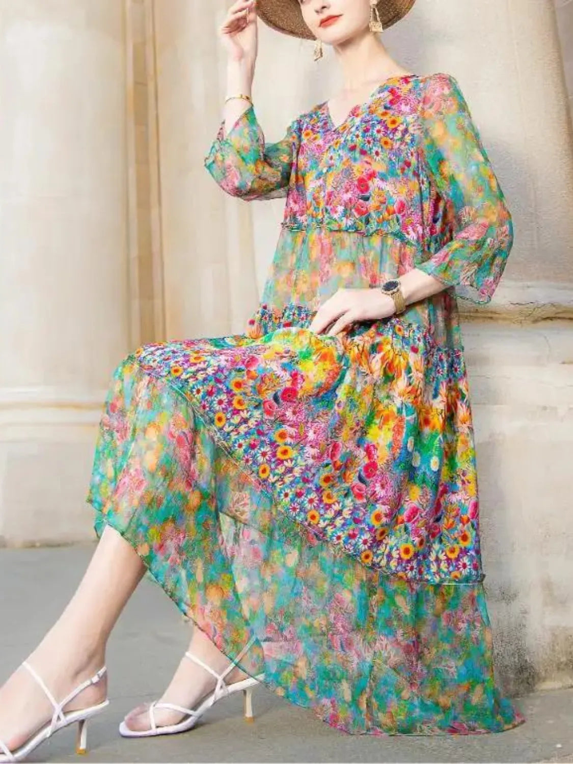 Elegant Floral Maxi Dress with Adjustable Straps and Side Pockets