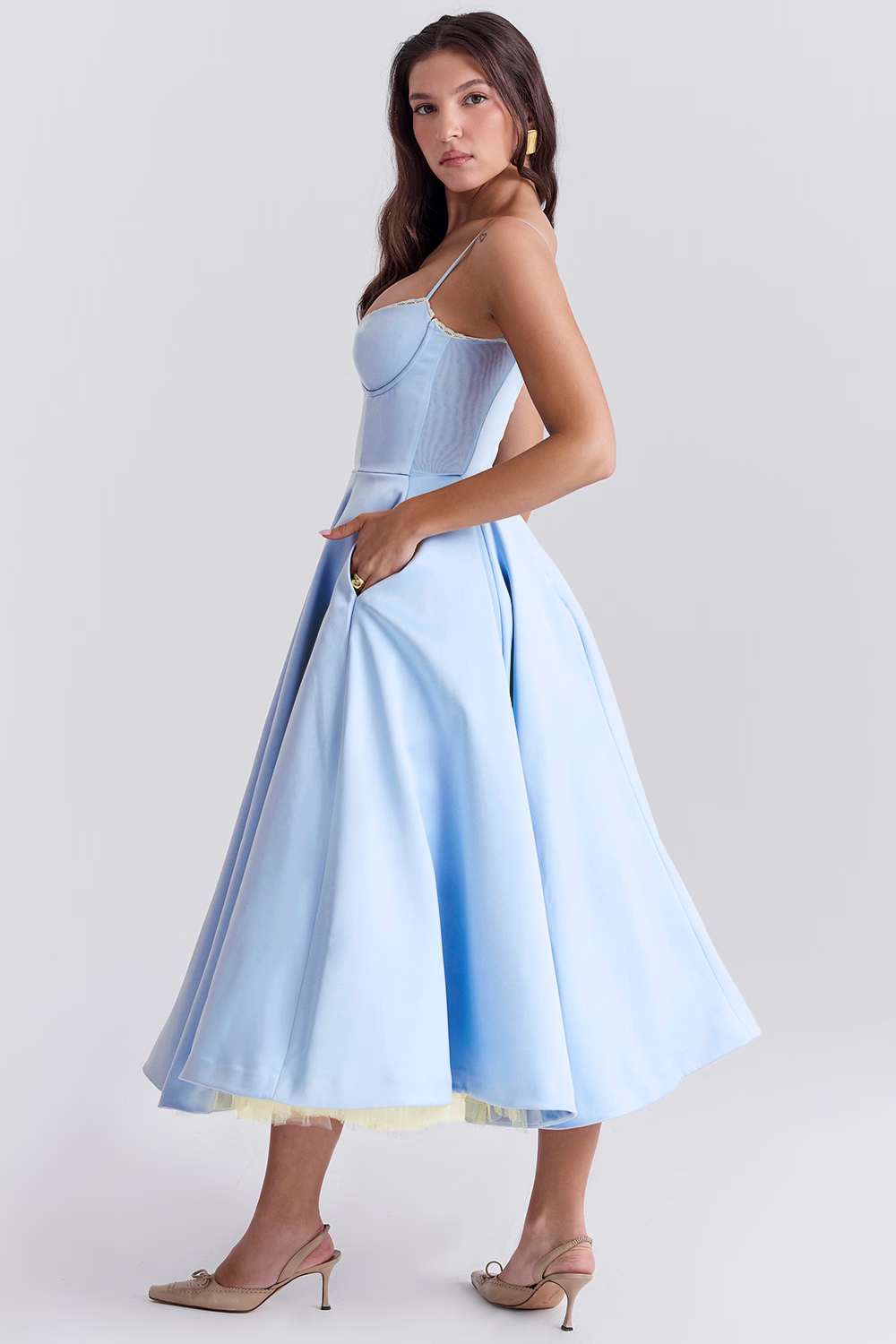 Elegant Royale Dress with Flattering Silhouette and Versatile Style
