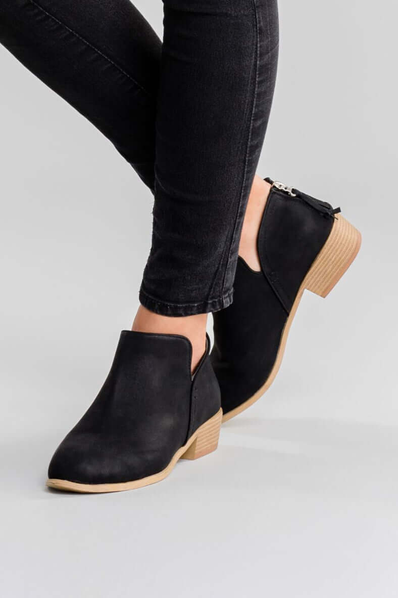 Comfortable PU Leather Short Flat Boots for Everyday Wear