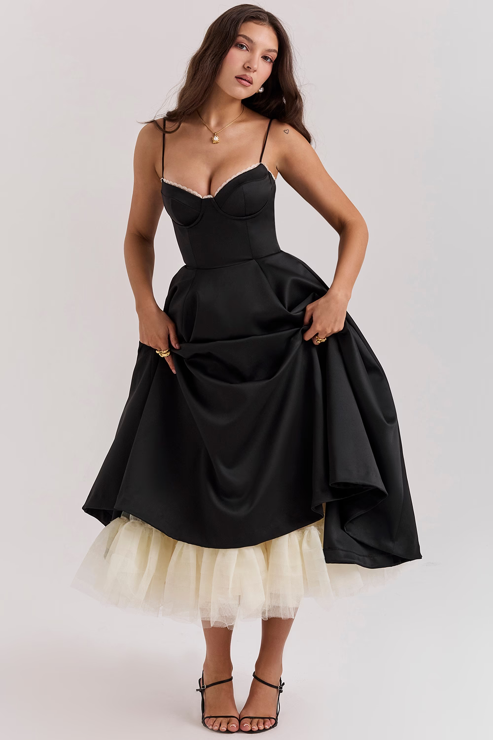 Elegant Royale Dress with Flattering Silhouette and Versatile Style