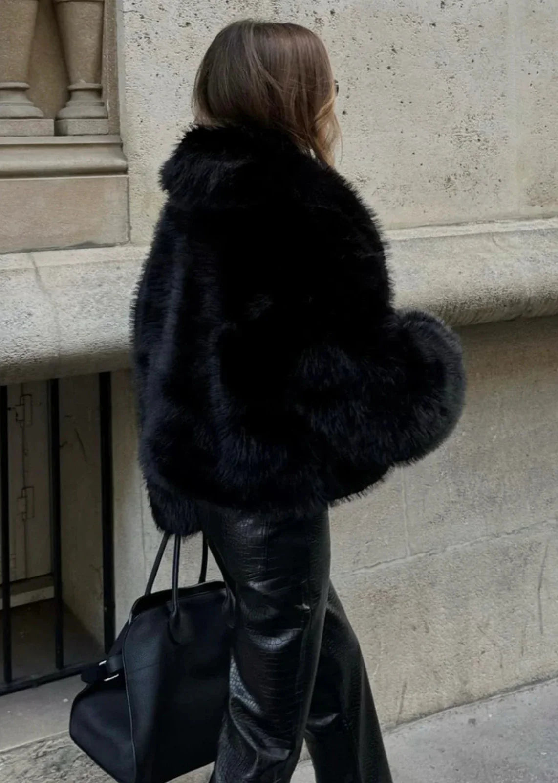 Women’s Black Faux-Fur Polo Collar Jacket – Oversized Warm Winter Coat