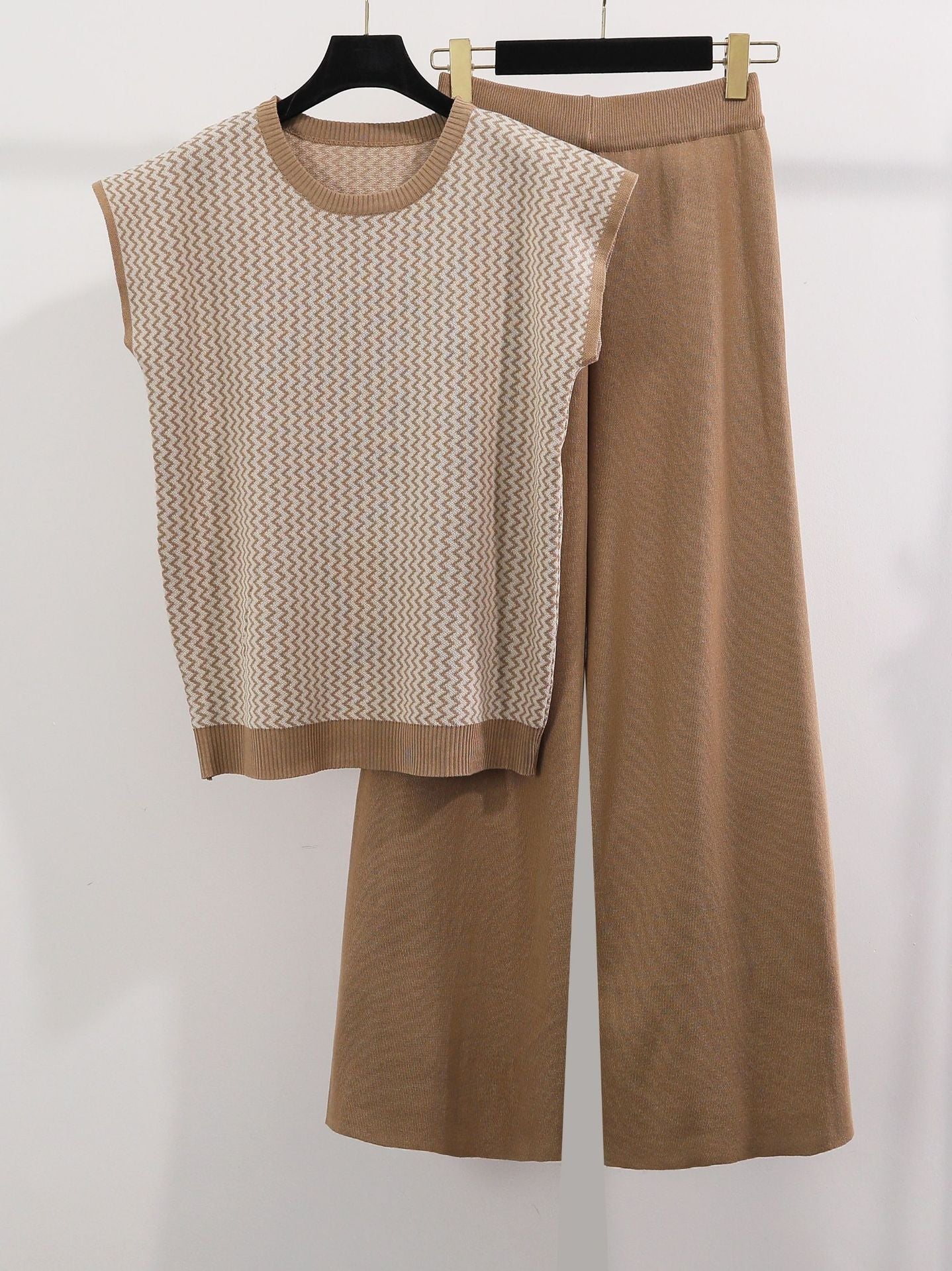 Lanna T-Shirt and Trouser Set for Comfortable Everyday Wear