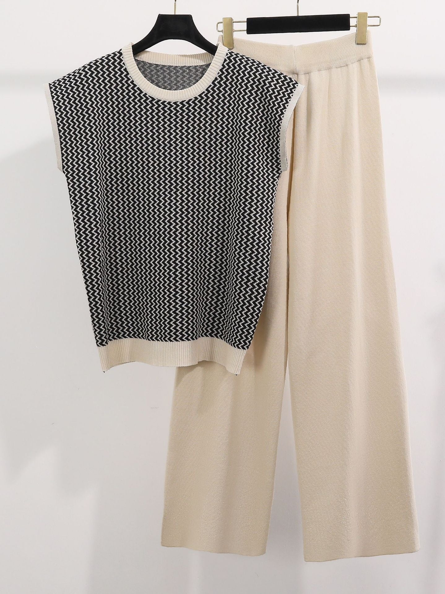 Lanna T-Shirt and Trouser Set for Comfortable Everyday Wear