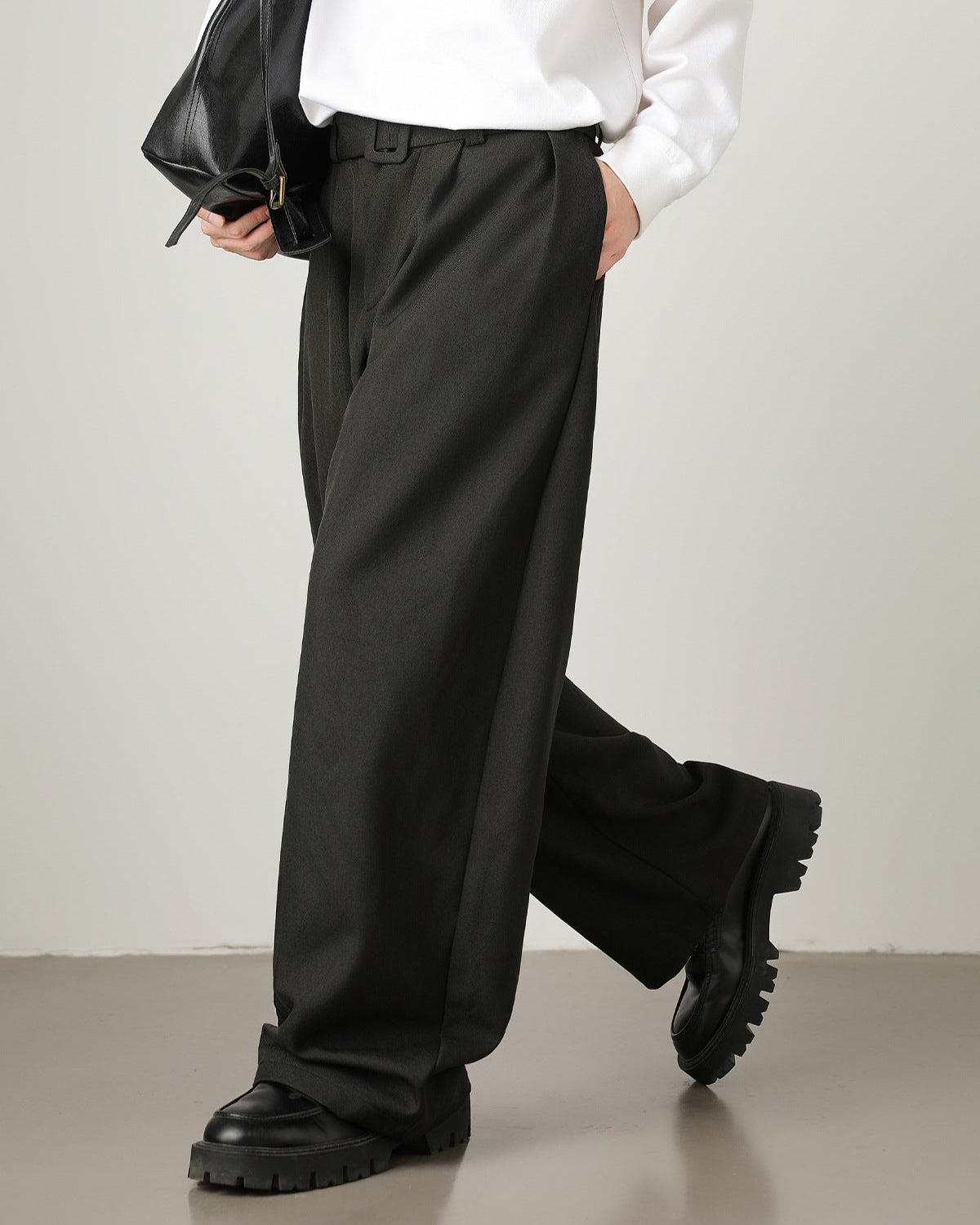 Men’s Wool-Blend Wide-Leg Trousers