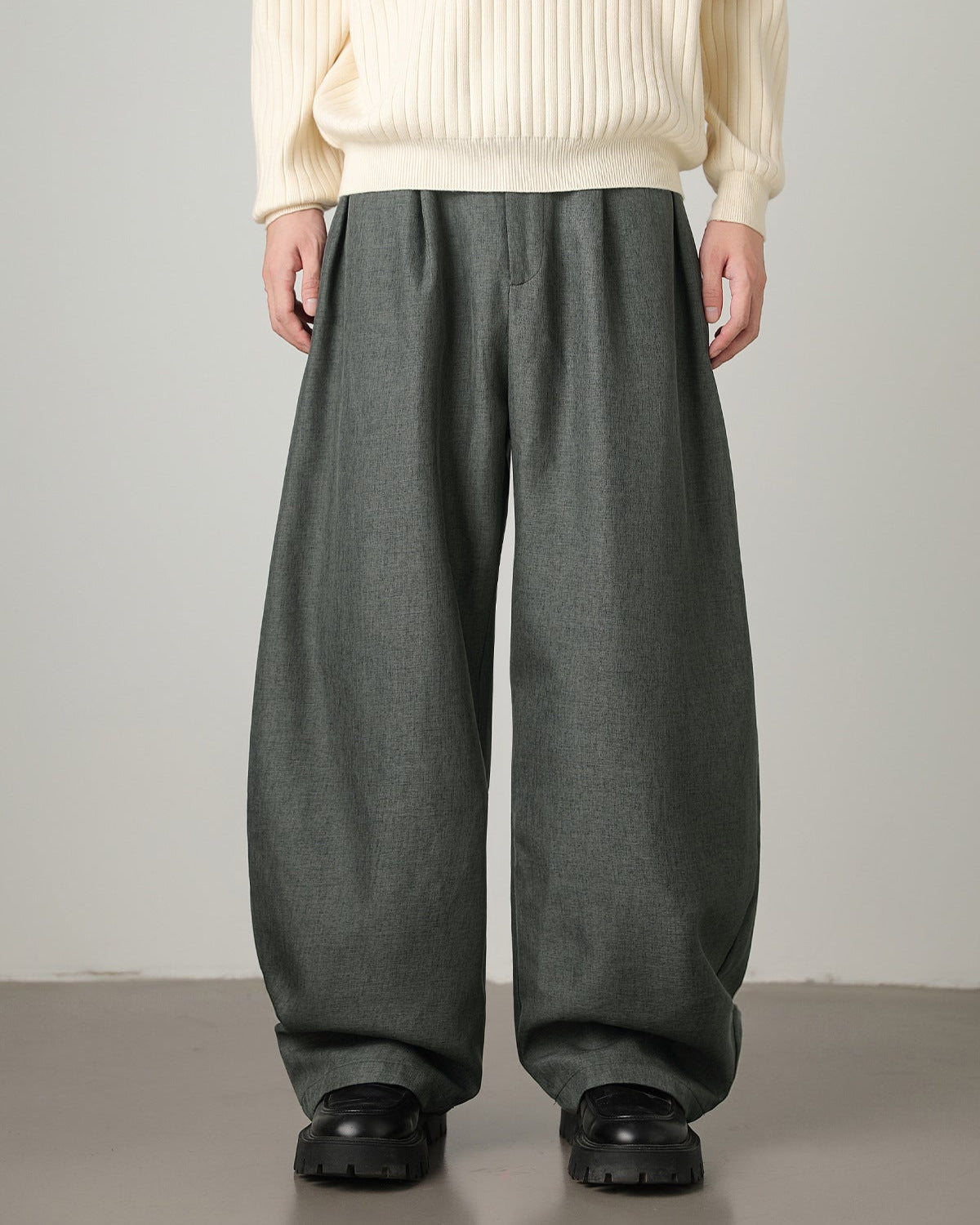Men’s Wool-Blend Wide-Leg Trousers