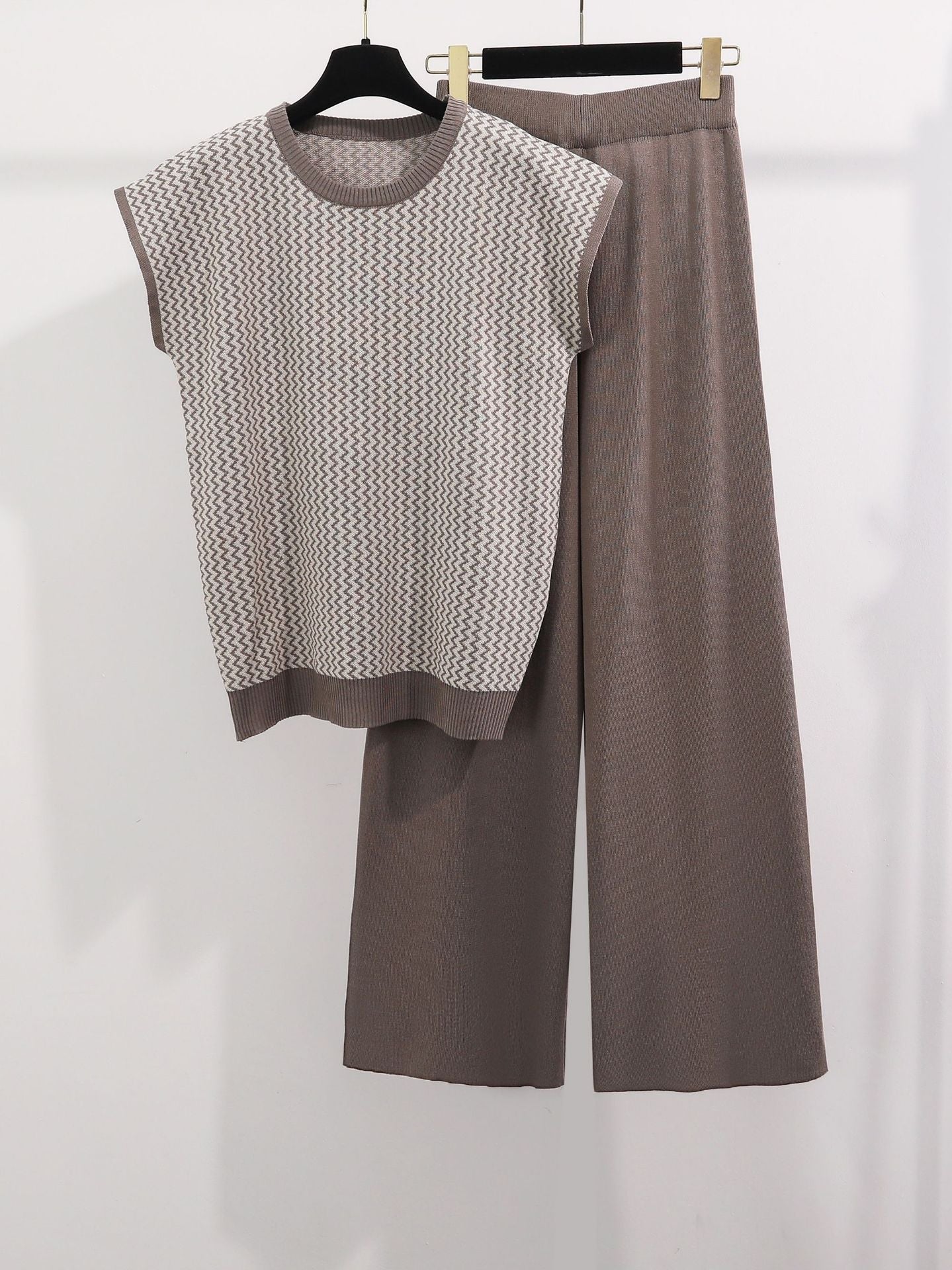 Lanna T-Shirt and Trouser Set for Comfortable Everyday Wear