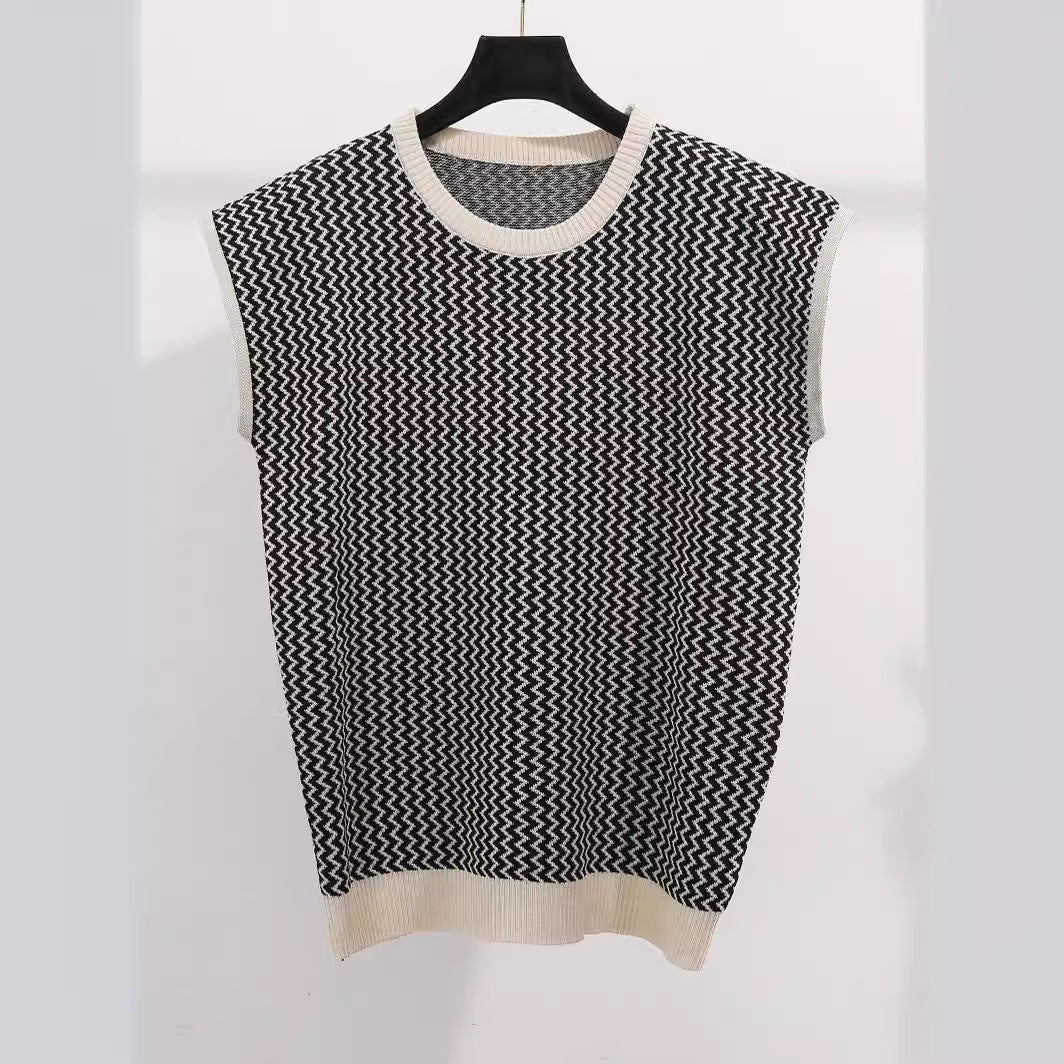 Lanna T-Shirt and Trouser Set for Comfortable Everyday Wear