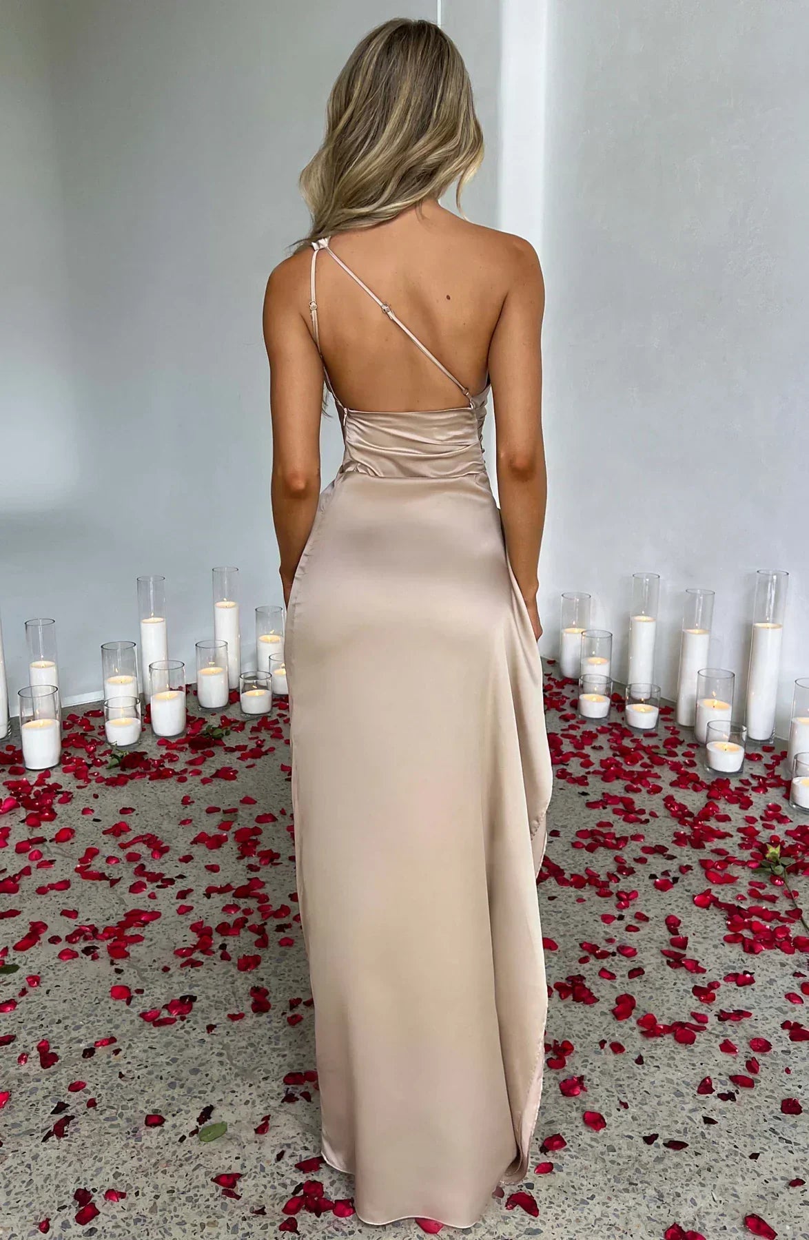 Elegant Women's Maxi Dress – Timeless Style and Comfort
