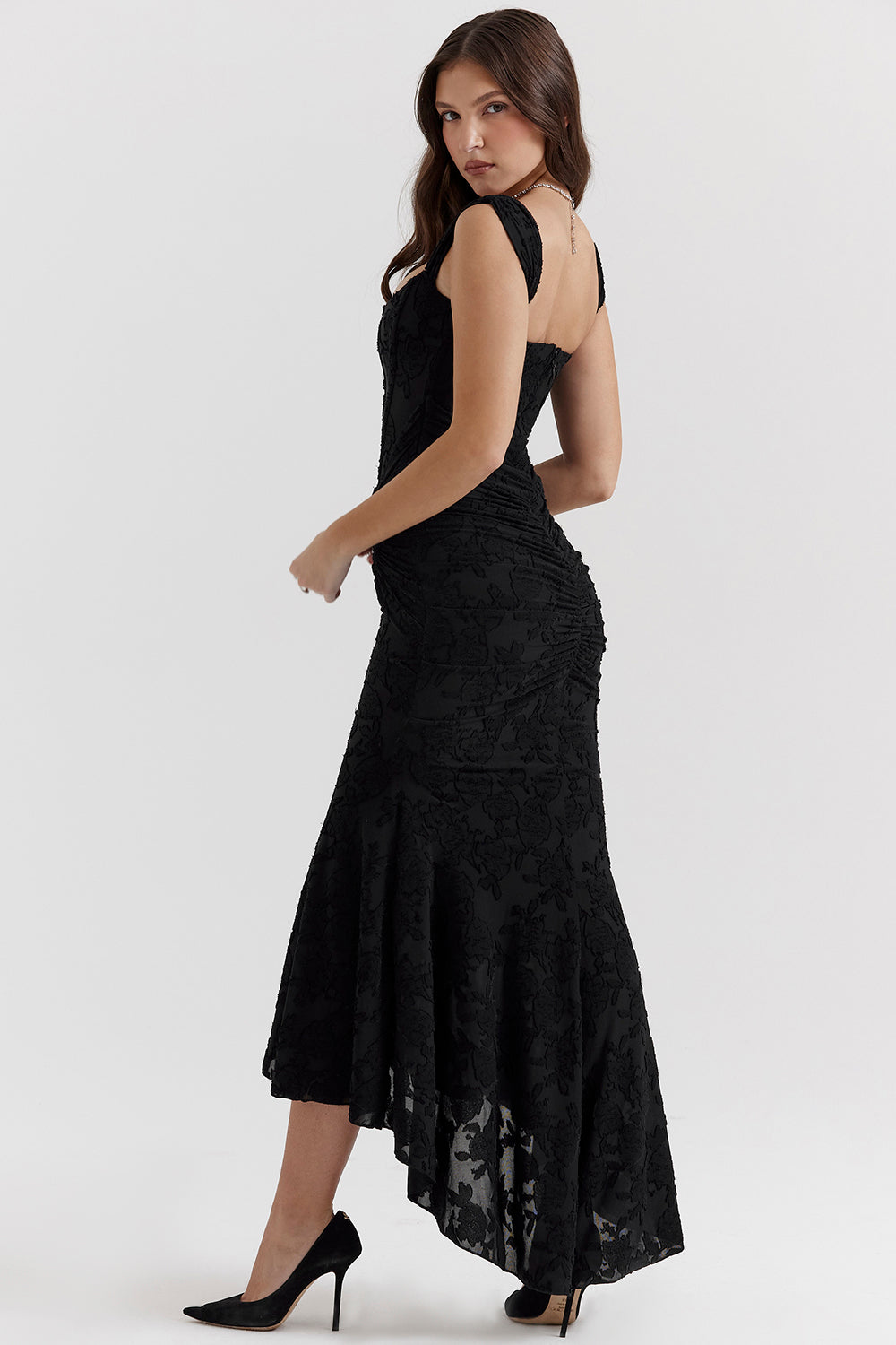 Elegant Women's Waist Dress with Flattering Cut and Sophisticated Style