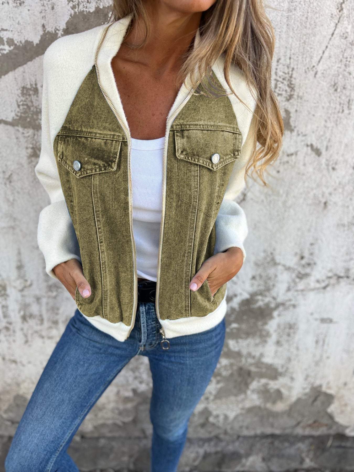Stylish Women's Denim Jacket – Classic Fit & Durable Fabric