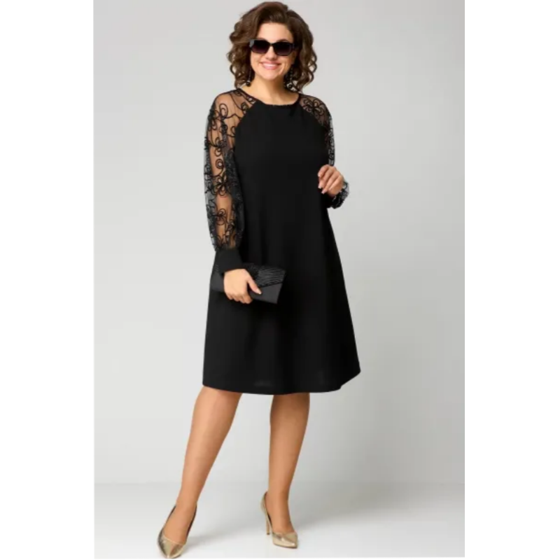 Elegant Lace Dress with Flattering Fit and Timeless Design