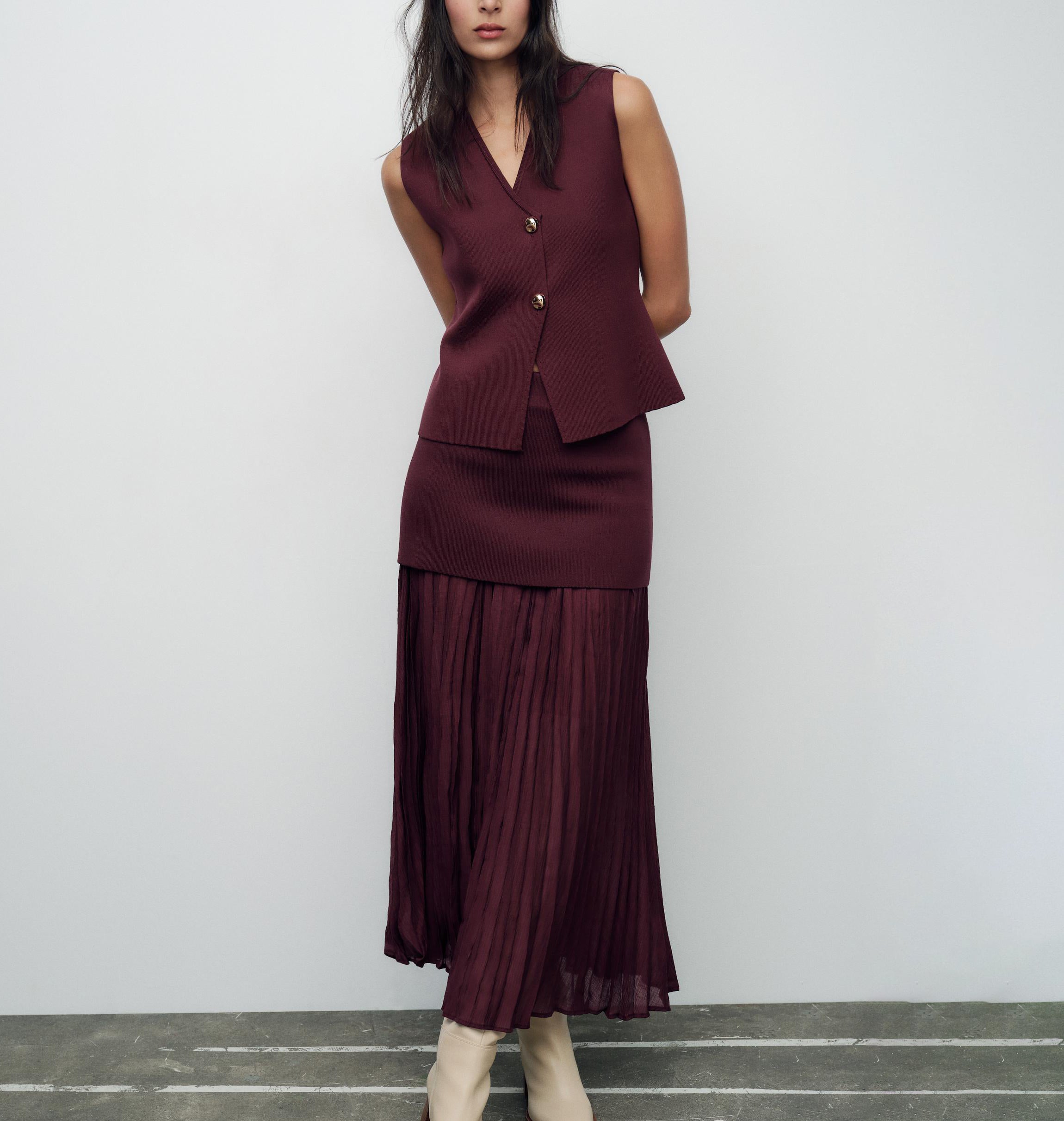 Knitted Two-Piece Set with Pleated Skirt for Stylish Comfort