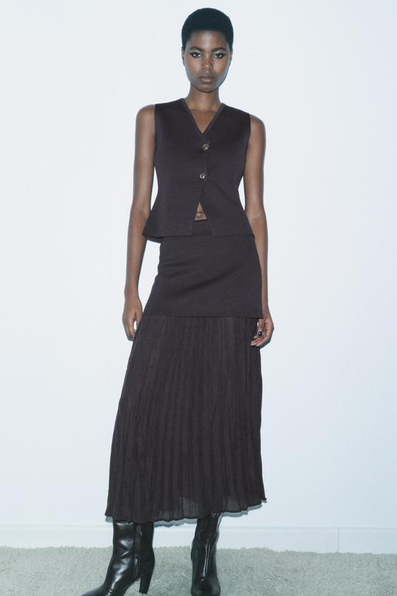 Knitted Two-Piece Set with Pleated Skirt for Stylish Comfort