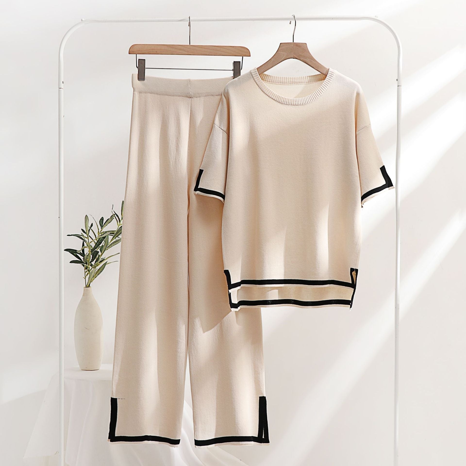 Comfortable Lightweight Mesh Top and Trouser Set for Easy Wear