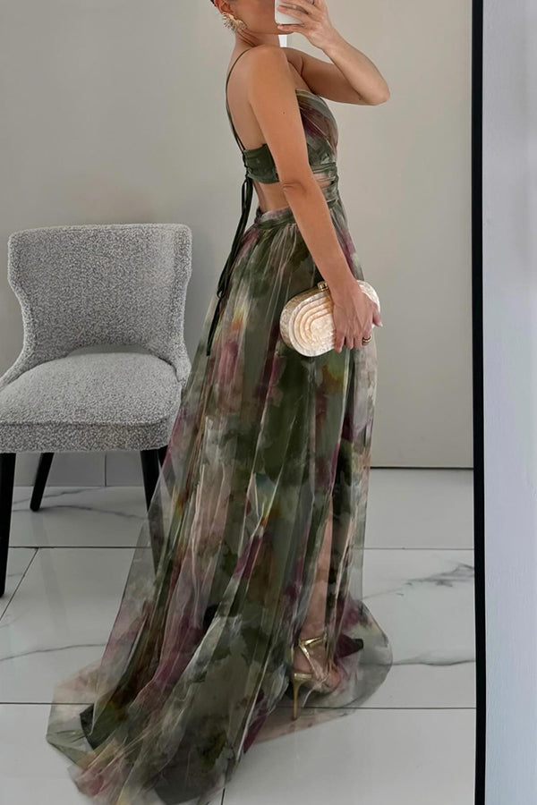Elegant Printed Maxi Dress with Lace Details for a Timeless Look