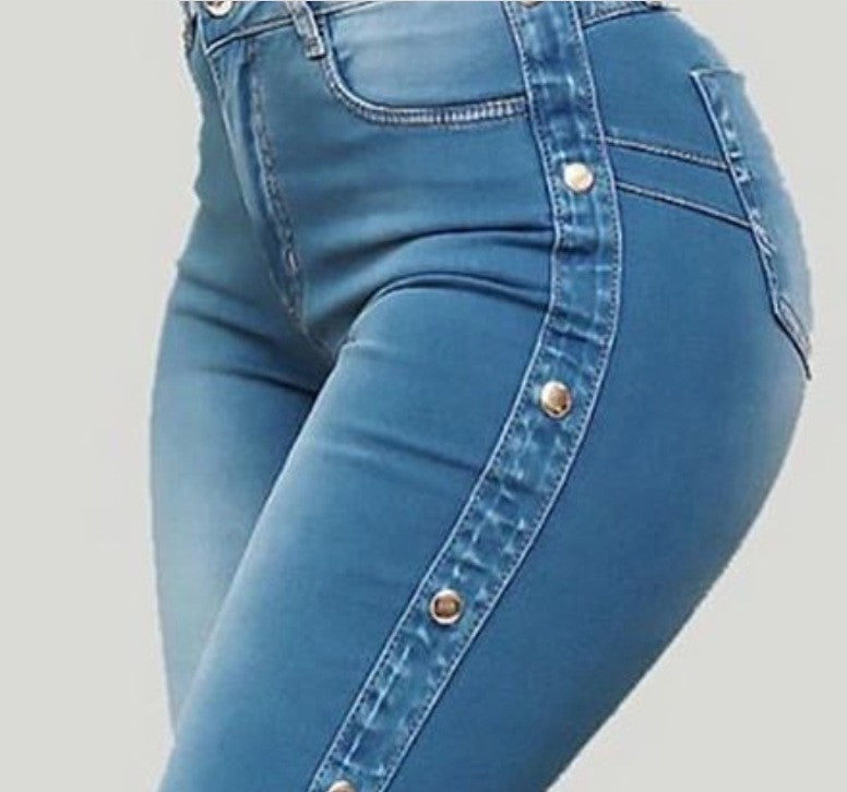 Button Detail Flared Jeans for a Stylish Fit