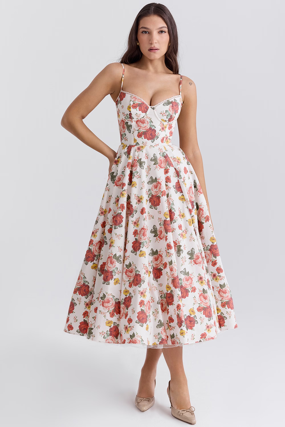 Elegant Royale Dress with Flattering Silhouette and Versatile Style