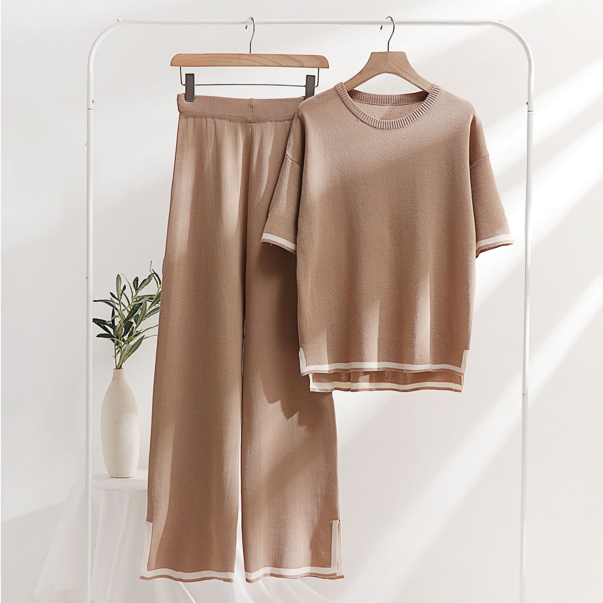 Comfortable Lightweight Mesh Top and Trouser Set for Easy Wear