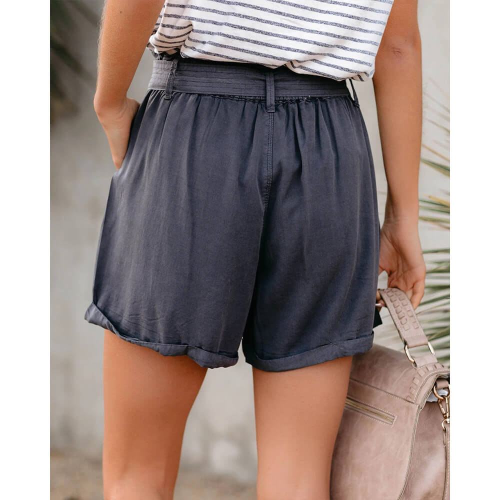 Mid-Length Bow Accent Shorts for Comfortable Summer Style