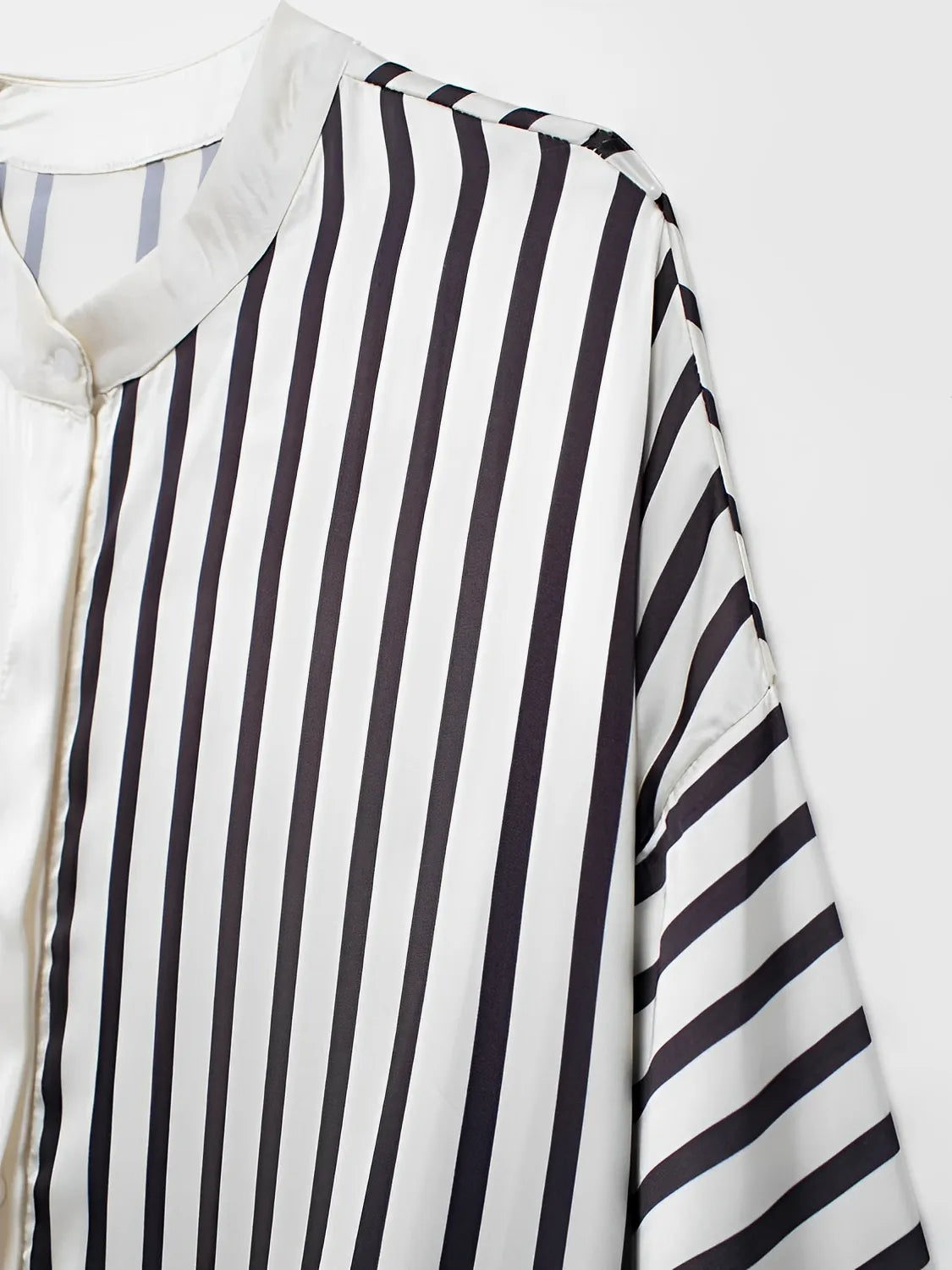 Elegant Geometric Stripe Alba Shirt for Stylish Casual Wear