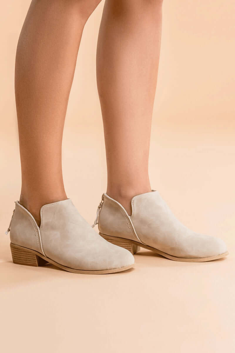 Comfortable PU Leather Short Flat Boots for Everyday Wear
