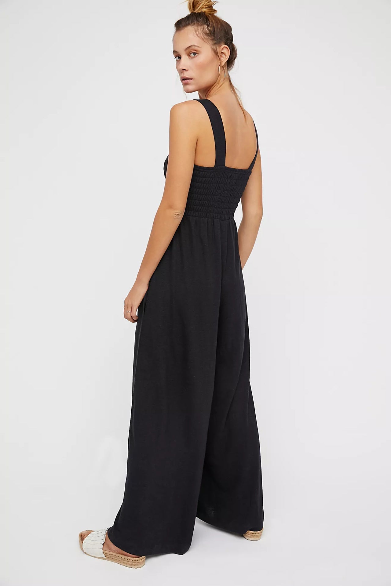 Chic Mono Jumpsuit with Adjustable Straps and Flattering Fit
