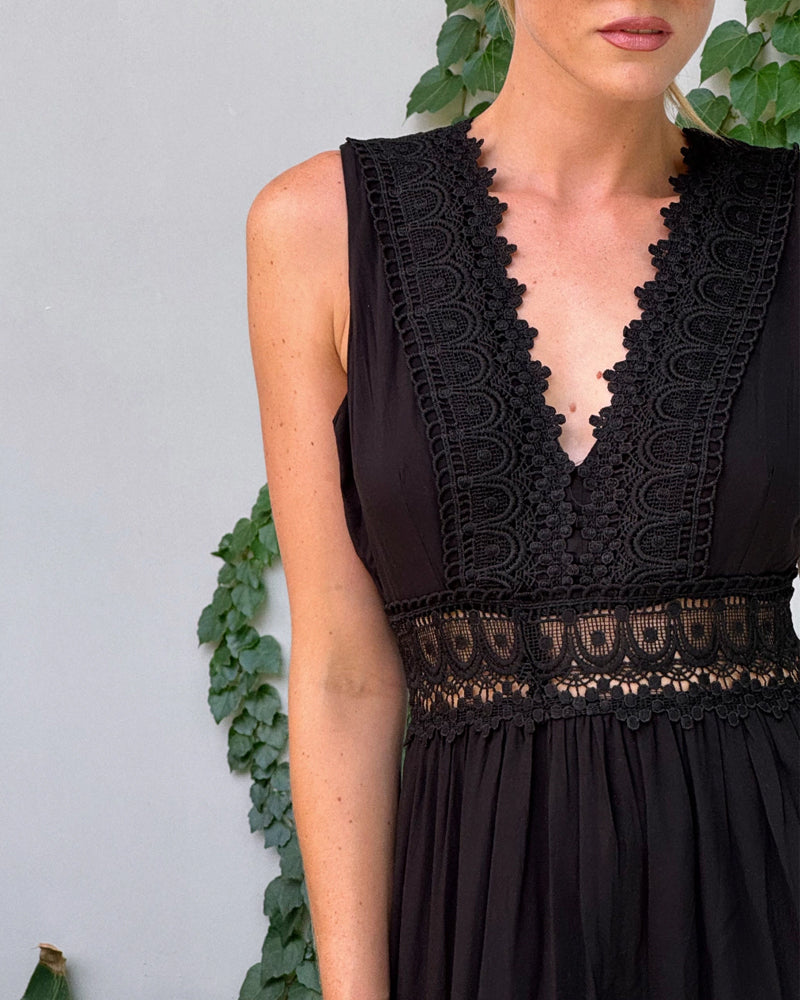 Elegant Lace V-Neck Dress – Stylish & Feminine Design