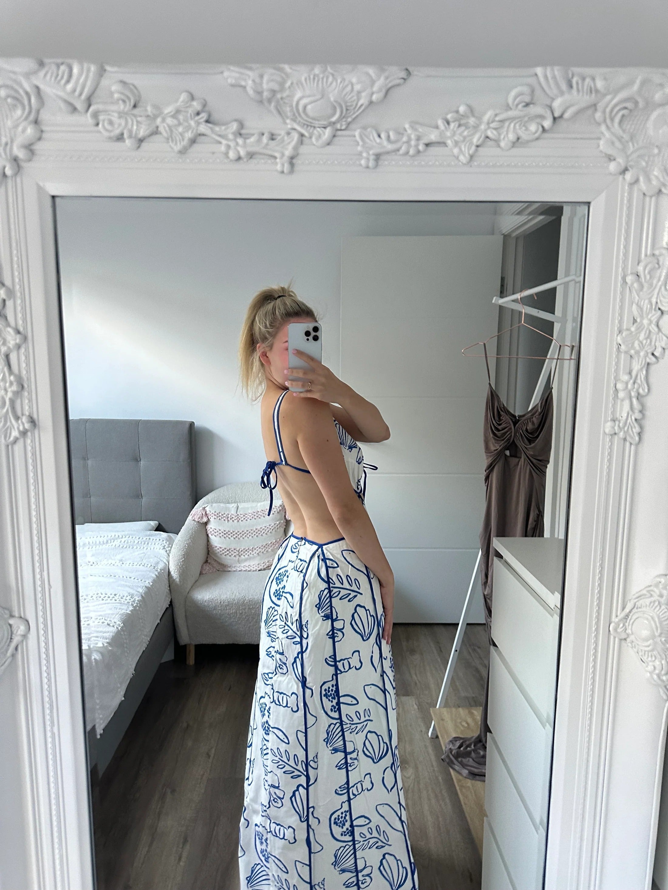 Chic Long Shoreline Dress for Elegant Occasions