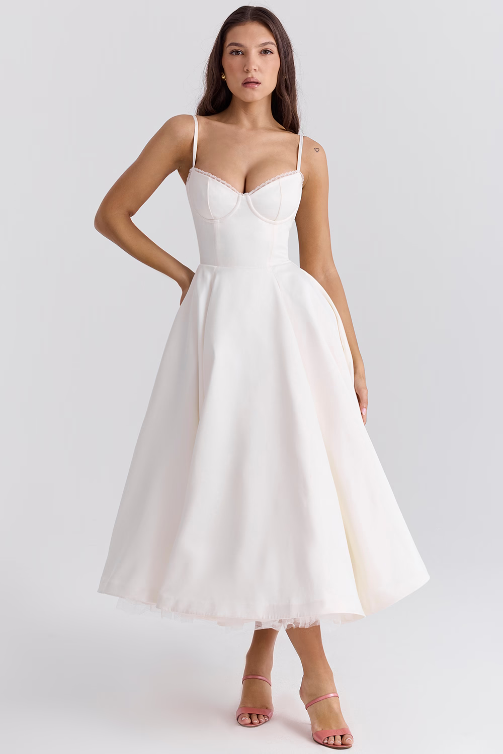 Elegant Royale Dress with Flattering Silhouette and Versatile Style