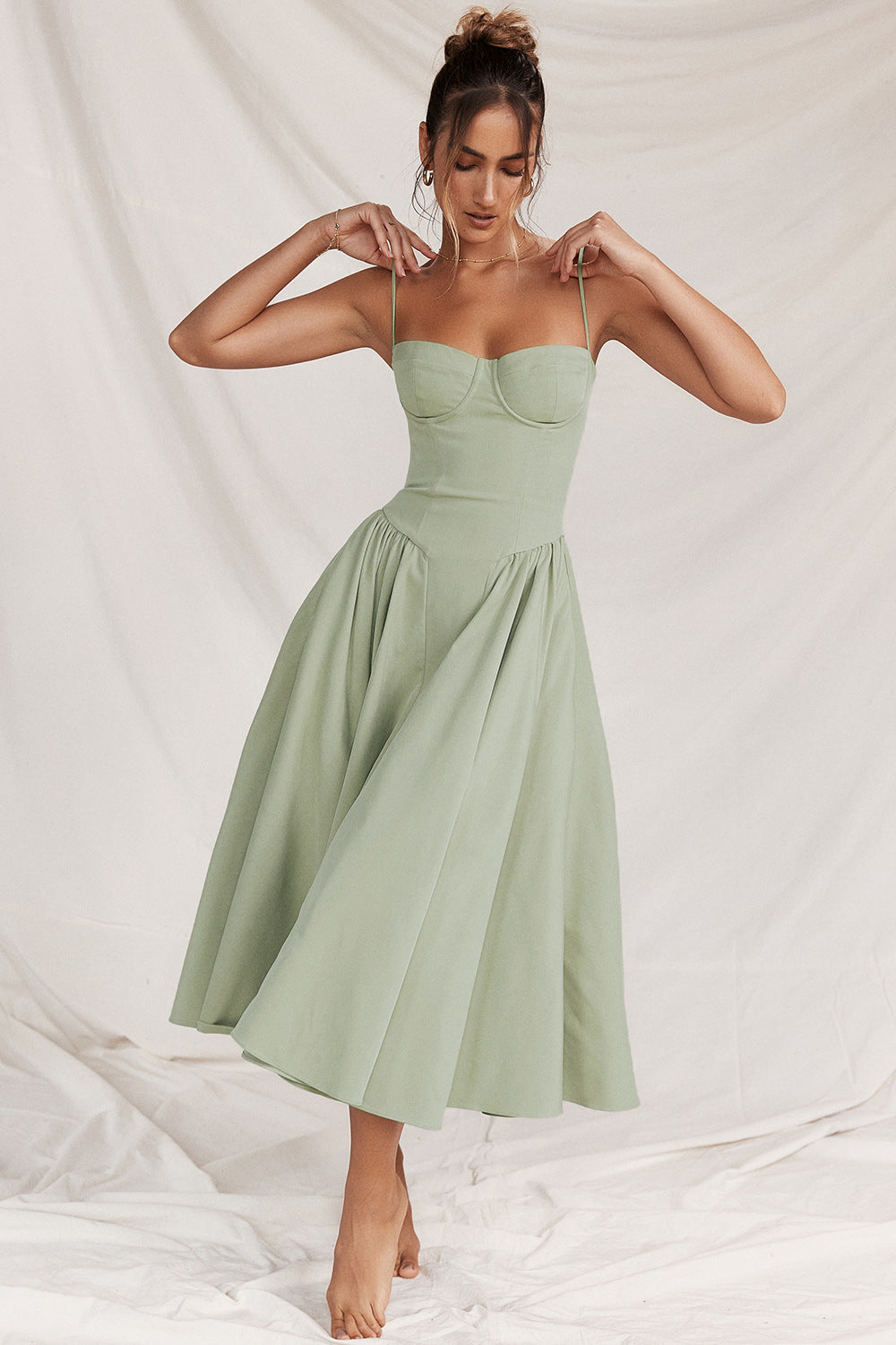 Elegant Corset Dress with Adjustable Straps and Fitted Bodice