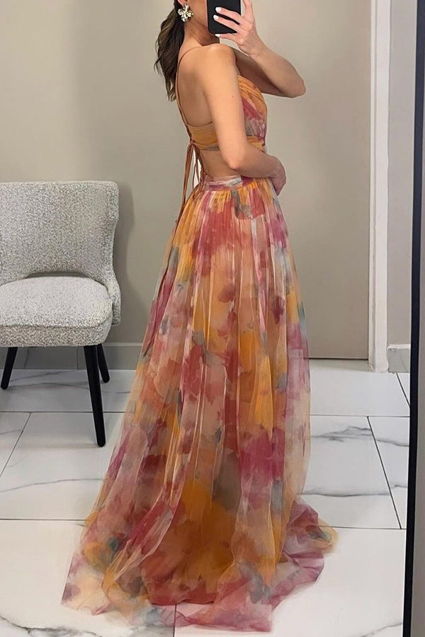 Elegant Printed Maxi Dress with Lace Details for a Timeless Look