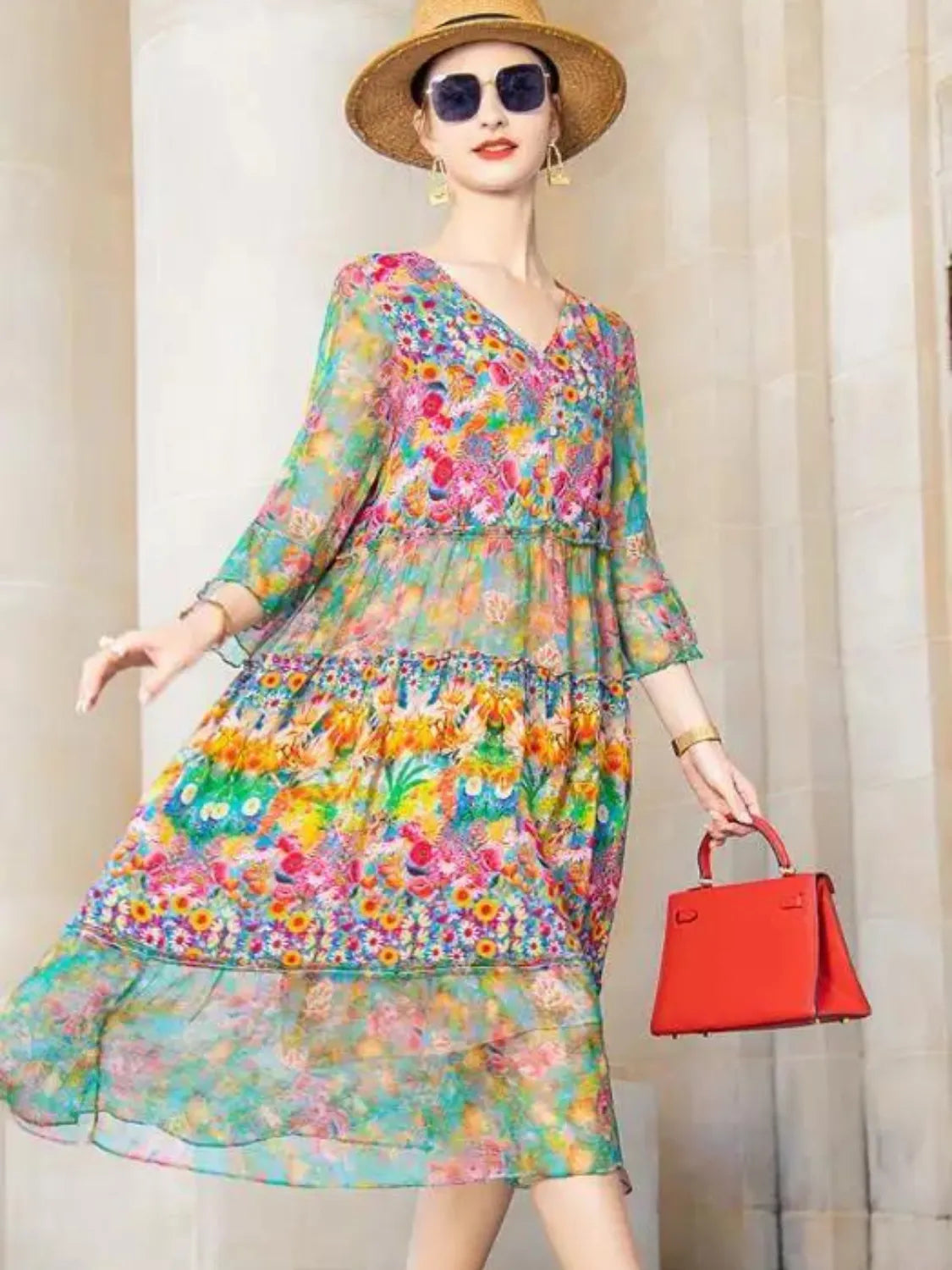 Elegant Floral Maxi Dress with Adjustable Straps and Side Pockets