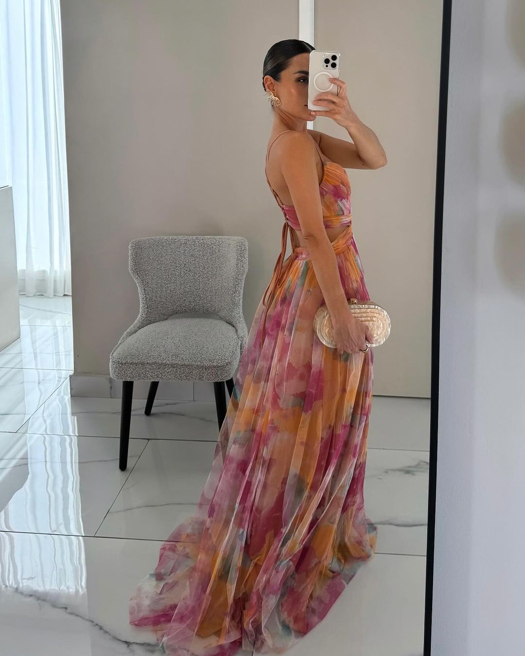 Elegant Printed Maxi Dress with Lace Details for a Timeless Look