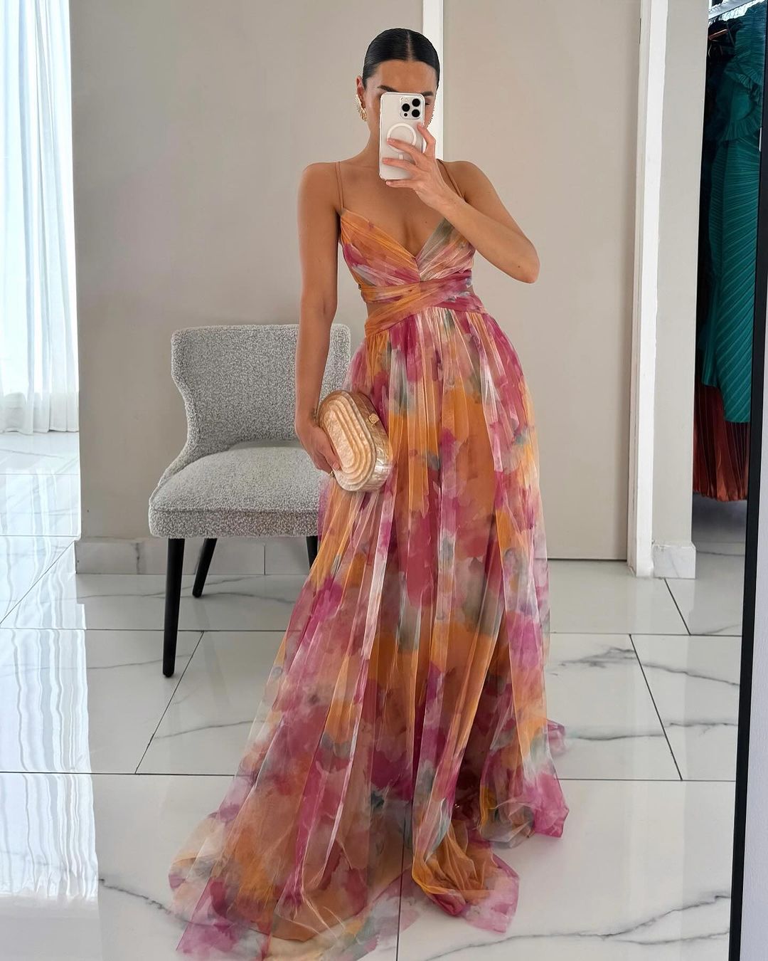 Elegant Printed Maxi Dress with Lace Details for a Timeless Look