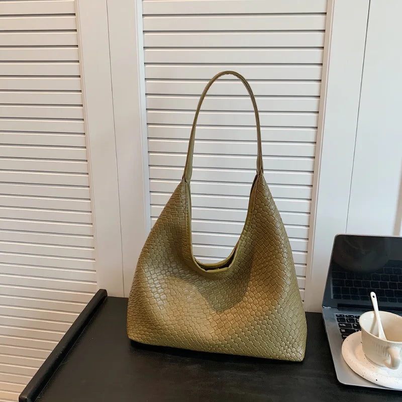 Stylish Woven Handbag for Everyday Use