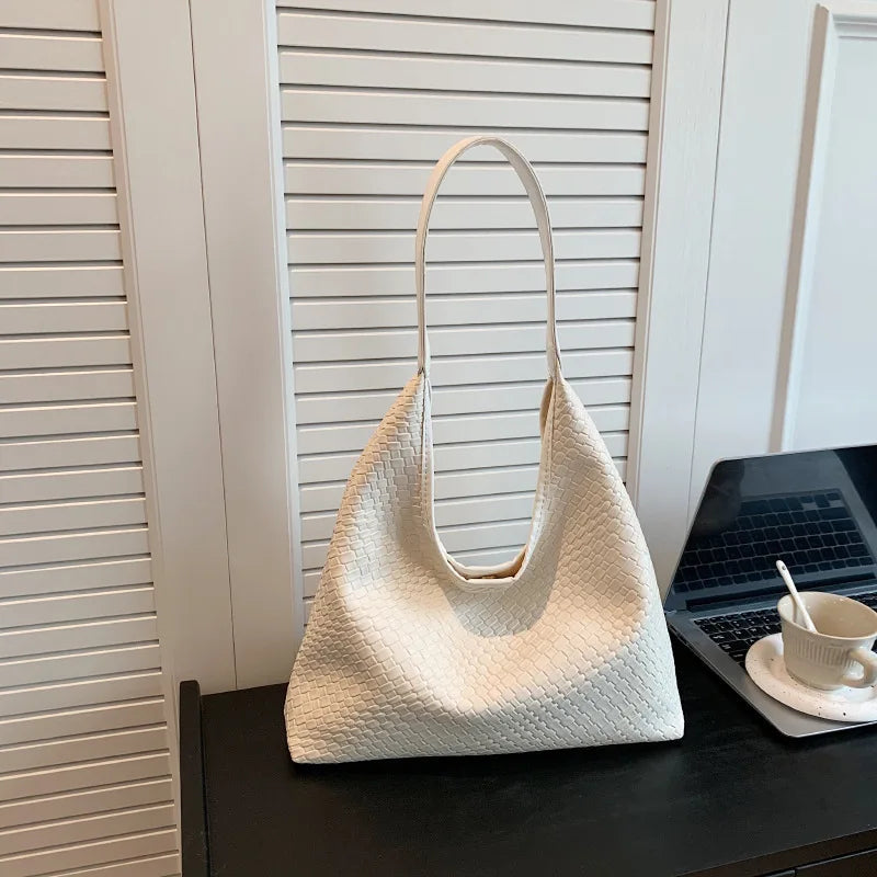 Stylish Woven Handbag for Everyday Use