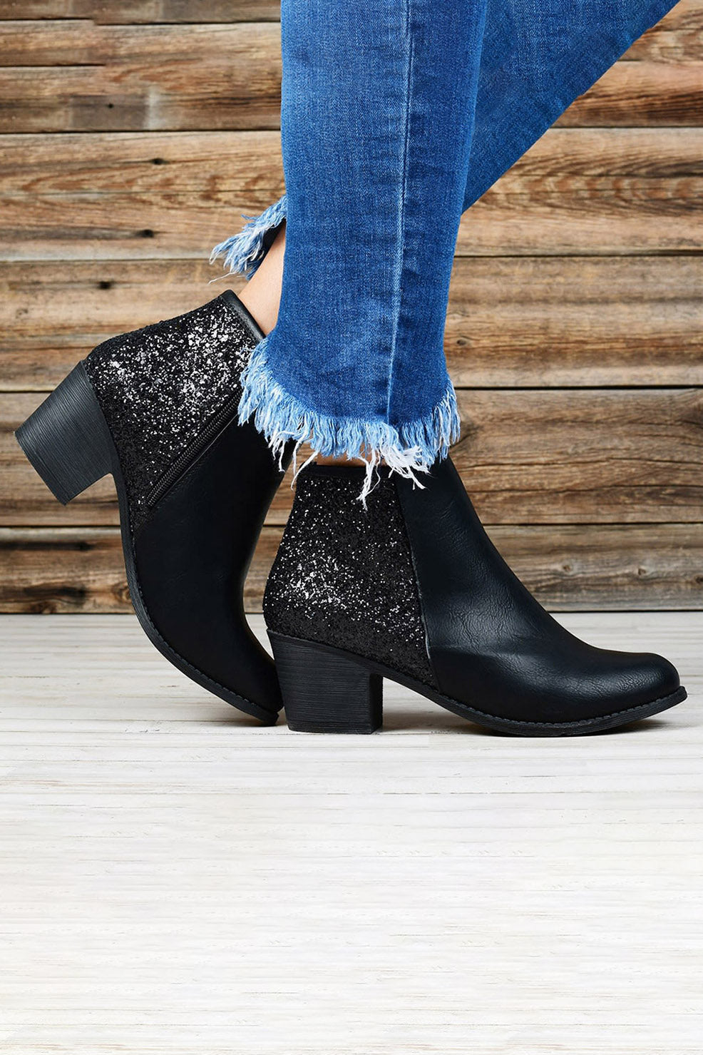 Sequin-Embellished Short Boots for Stylish Occasions