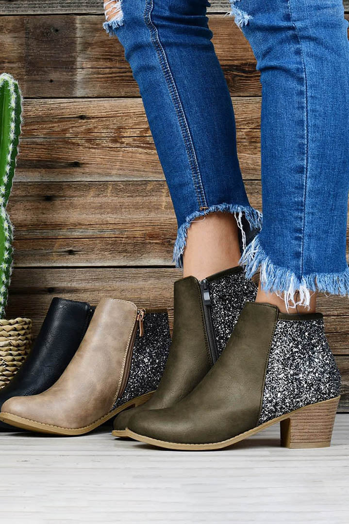 Sequin-Embellished Short Boots for Stylish Occasions